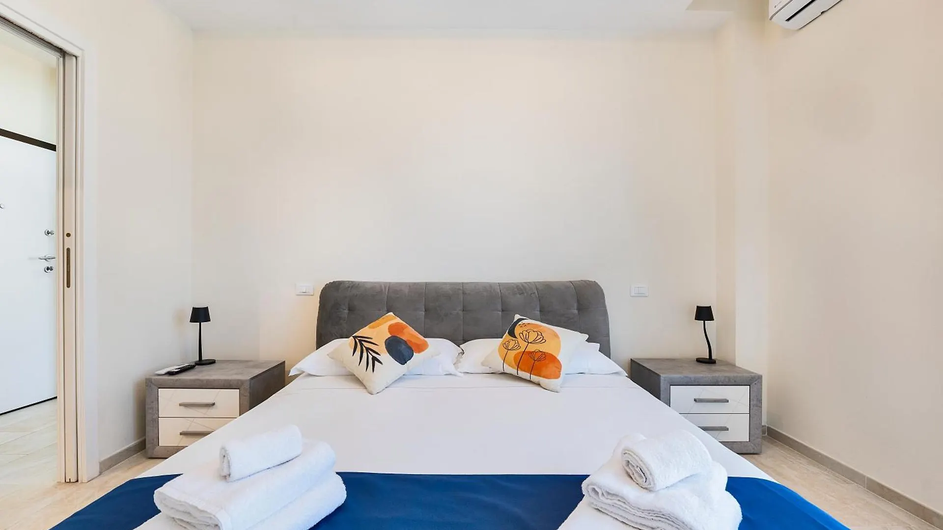 Sunny Apartment Near The Sea Lido di Camaiore