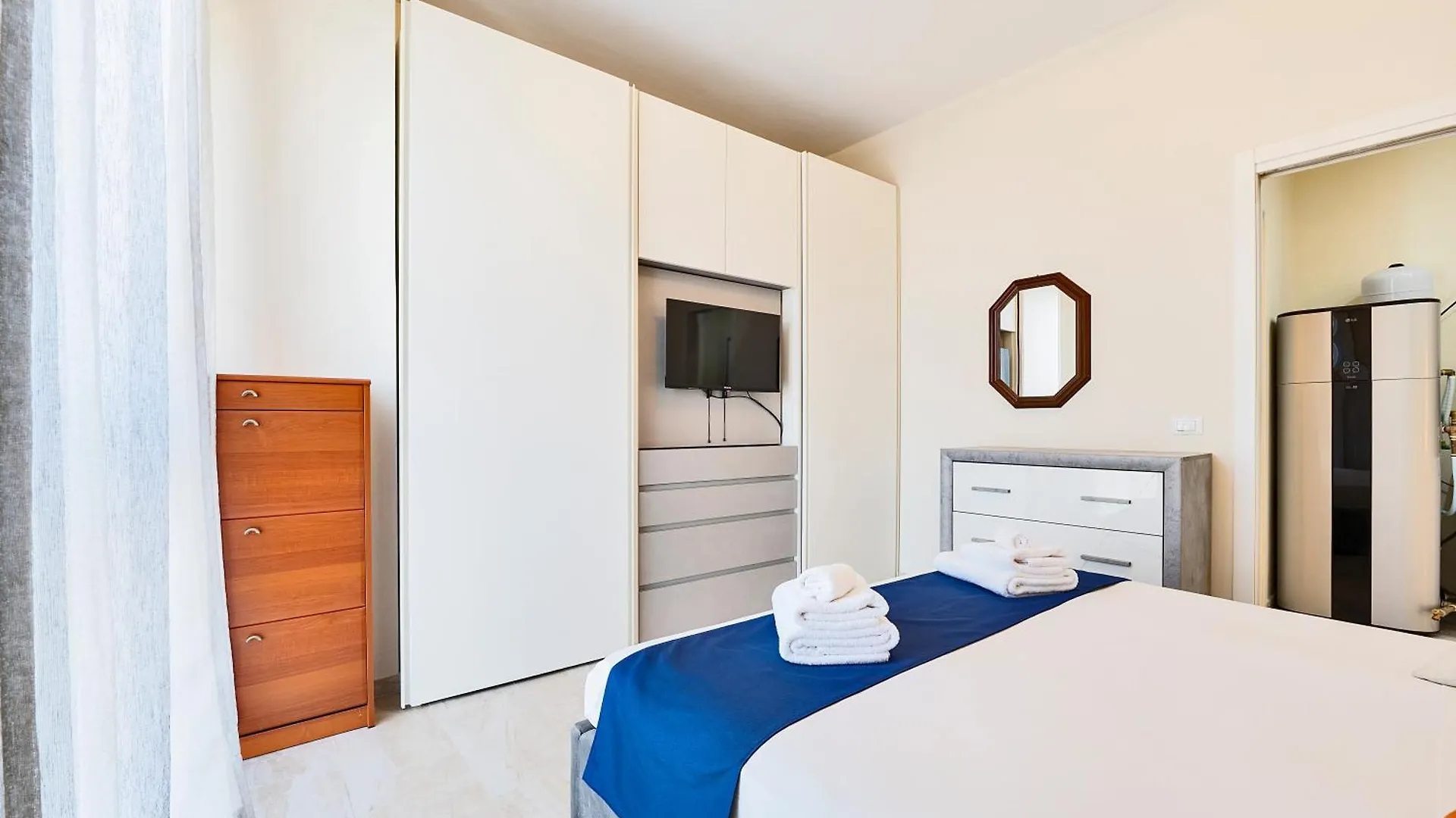 Sunny Apartment Near The Sea Lido di Camaiore