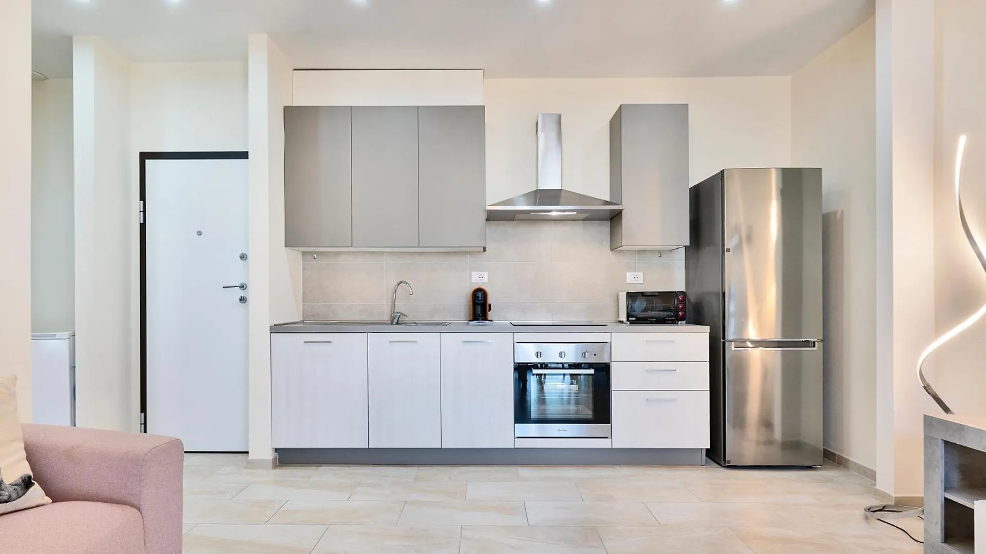 Sunny Apartment Near The Sea Lido di Camaiore