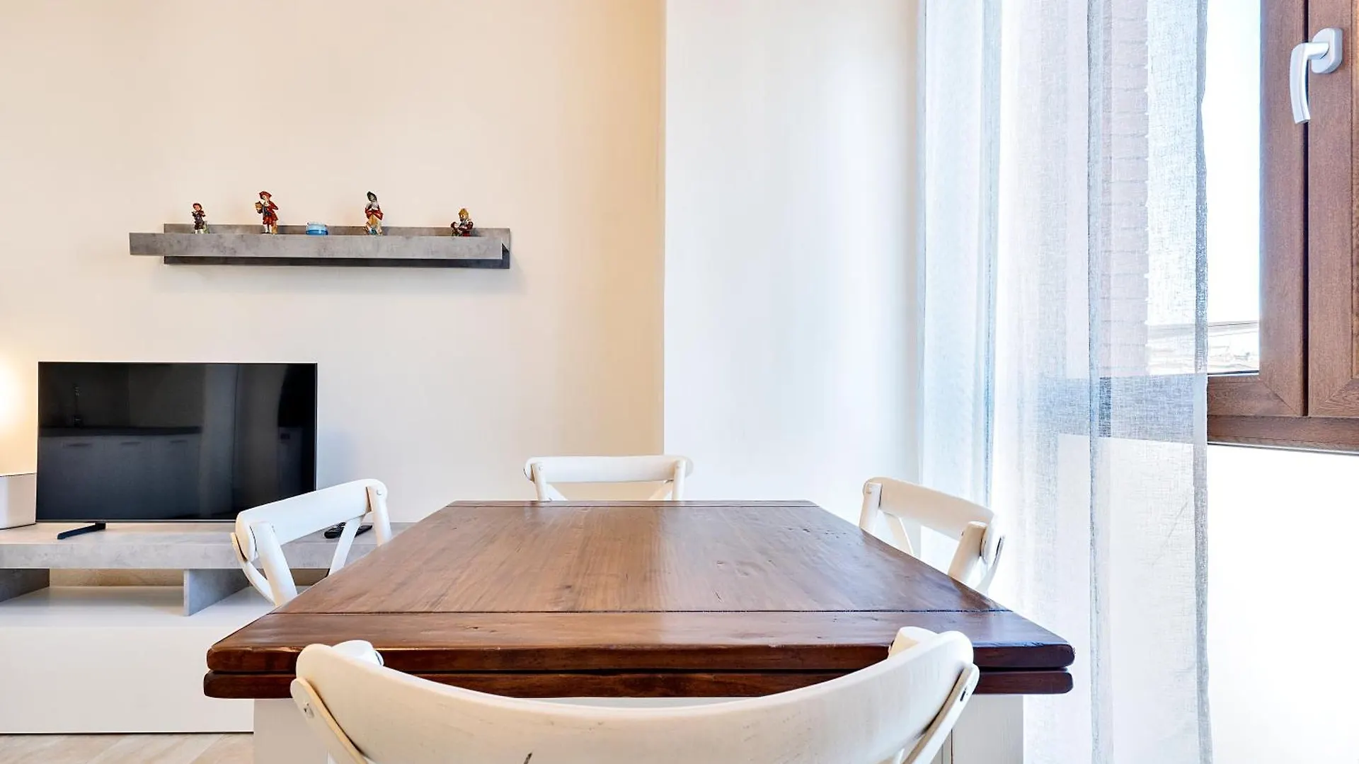 Sunny Apartment Near The Sea Lido di Camaiore