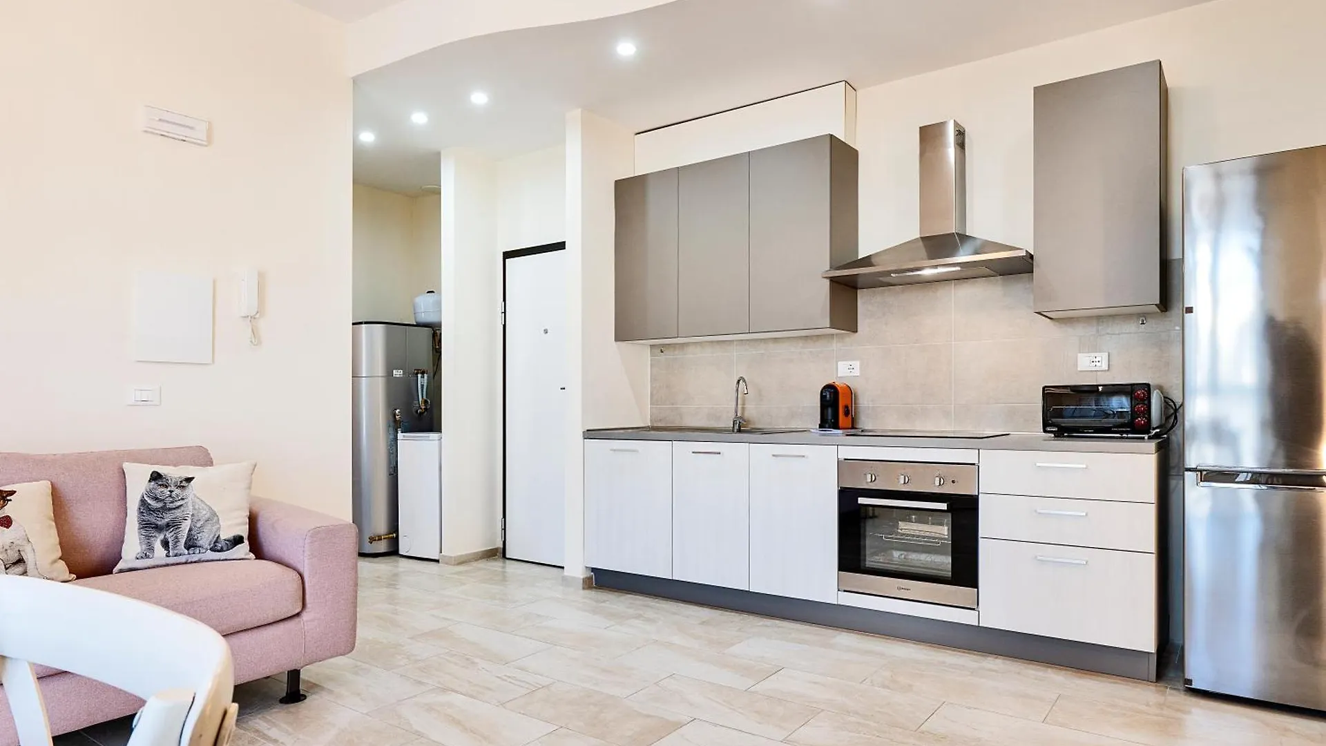 Sunny Apartment Near The Sea Lido di Camaiore